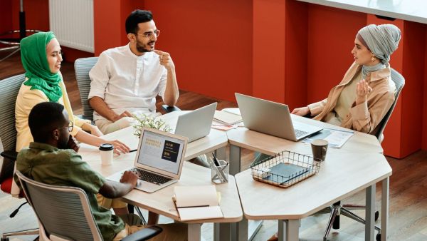 Comment les agences IA maximisent votre productivité en 2026